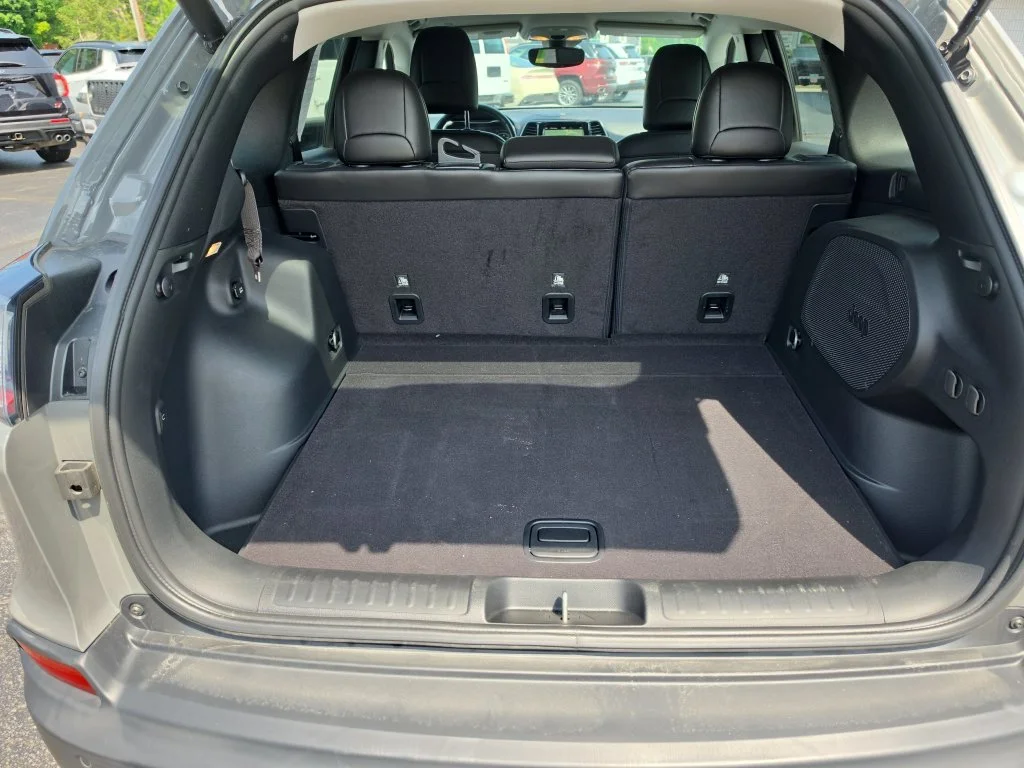 Used 2020 Gray Jeep Limited image 24