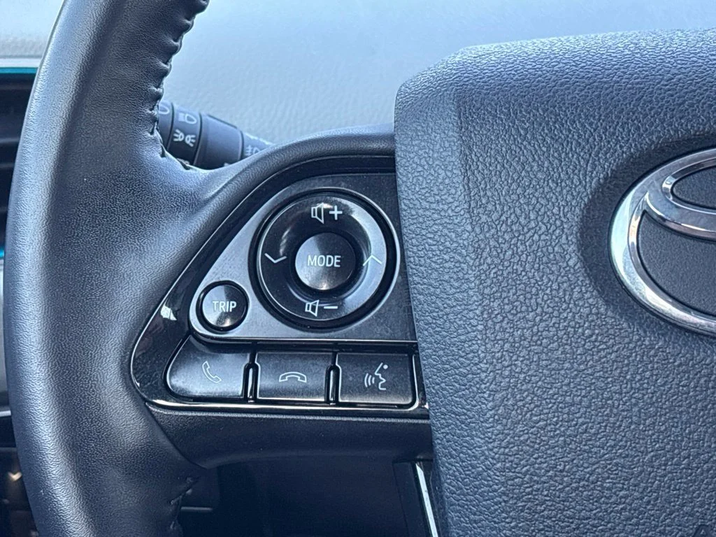 Used 2019 Black Toyota XLE AWD-e image 22