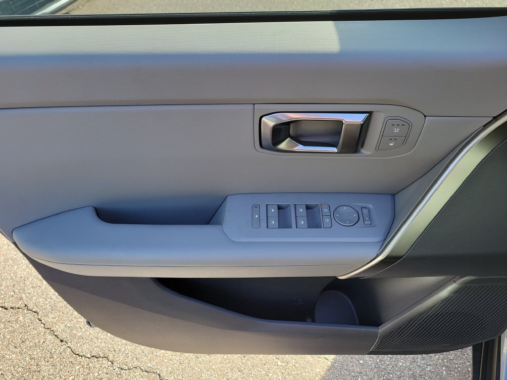 New 2027 Pale Gray Kia EX image 21