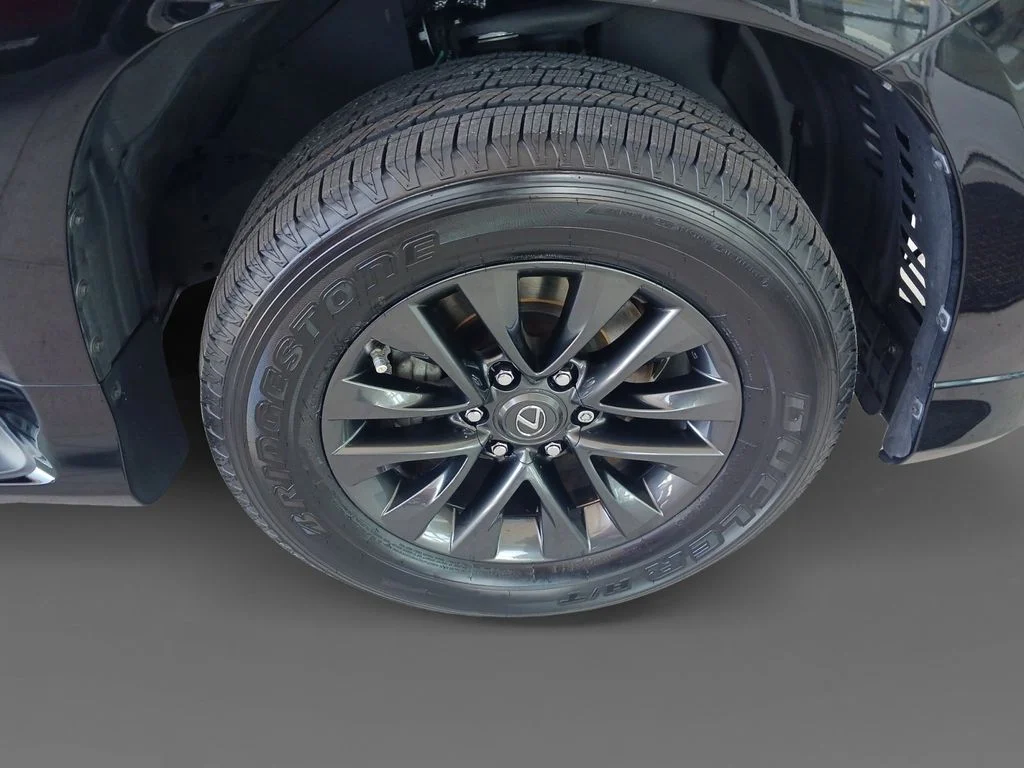 Used 2023 Black Lexus 460 image 16