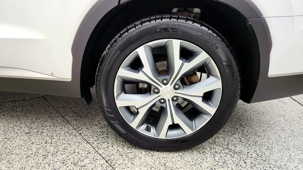 Used 2021 Hyper White Hyundai SEL AWD image 9