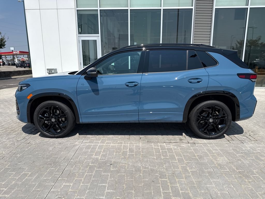 New 2026 Blue Volkswagen SE R-Line Black image 2