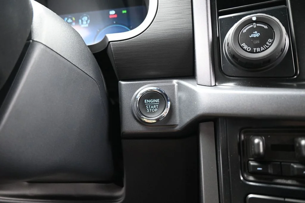 New 2026 Agate Black Metallic Ford XLT image 16