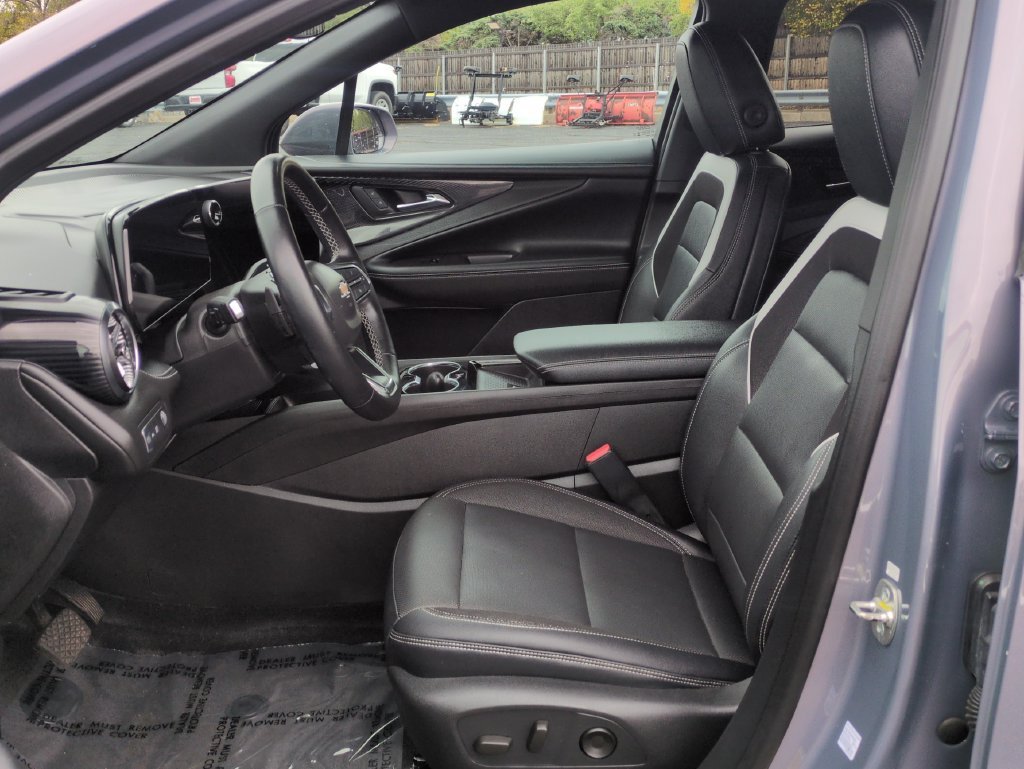 Used 2024 Galaxy Gray Metallic Chevrolet LT image 9