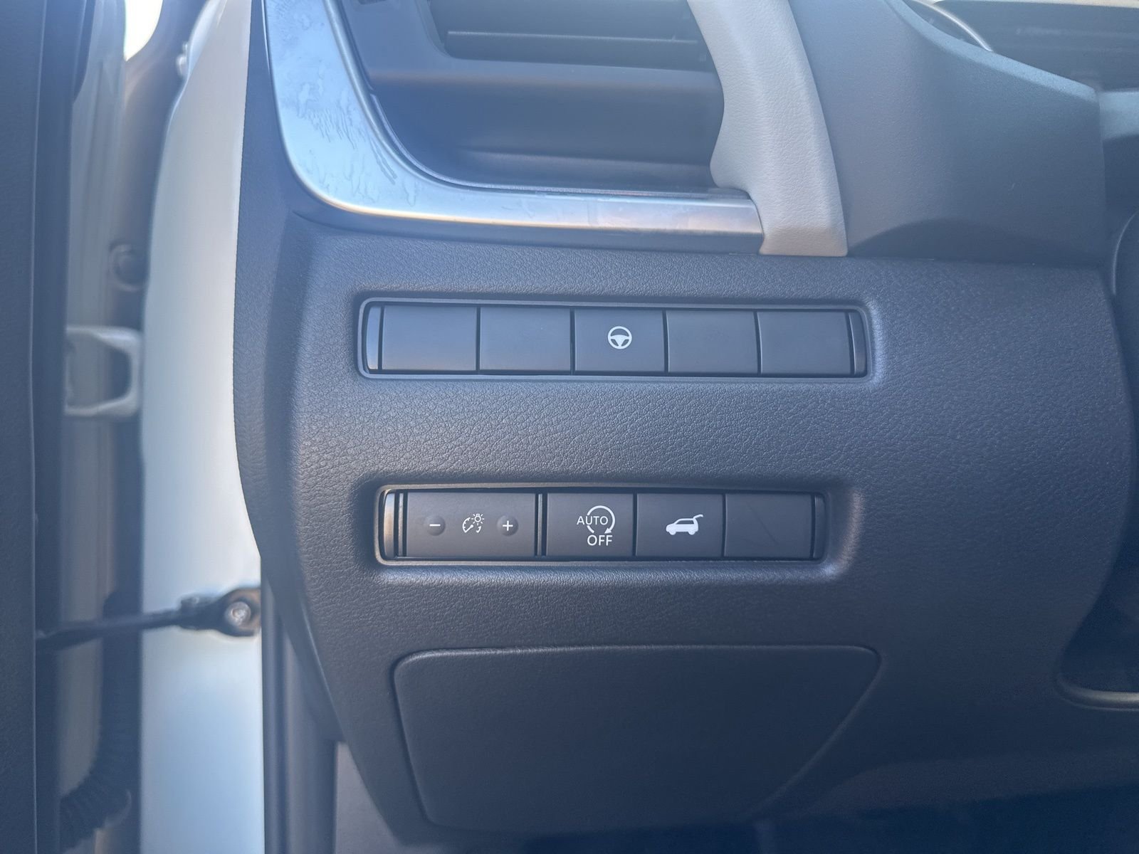 2025 Nissan Rogue SV - Photo 13