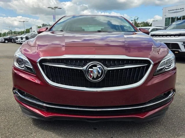 Used 2017 Red Buick Essence image 2