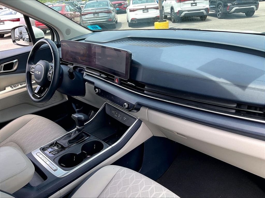 Used 2025 Snow White Pearl Kia EX image 13