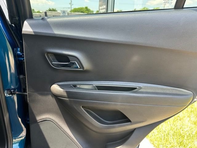 Used 2019 Blue Chevrolet Premier image 19