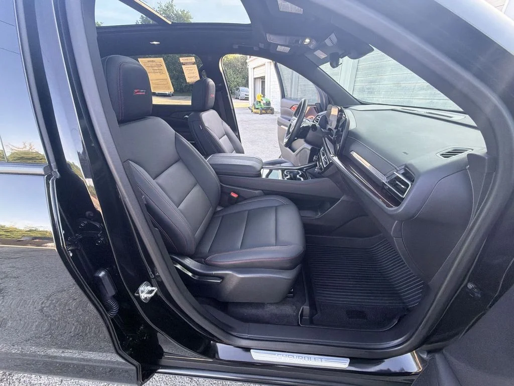 Used 2025 Black Chevrolet Z71 image 25