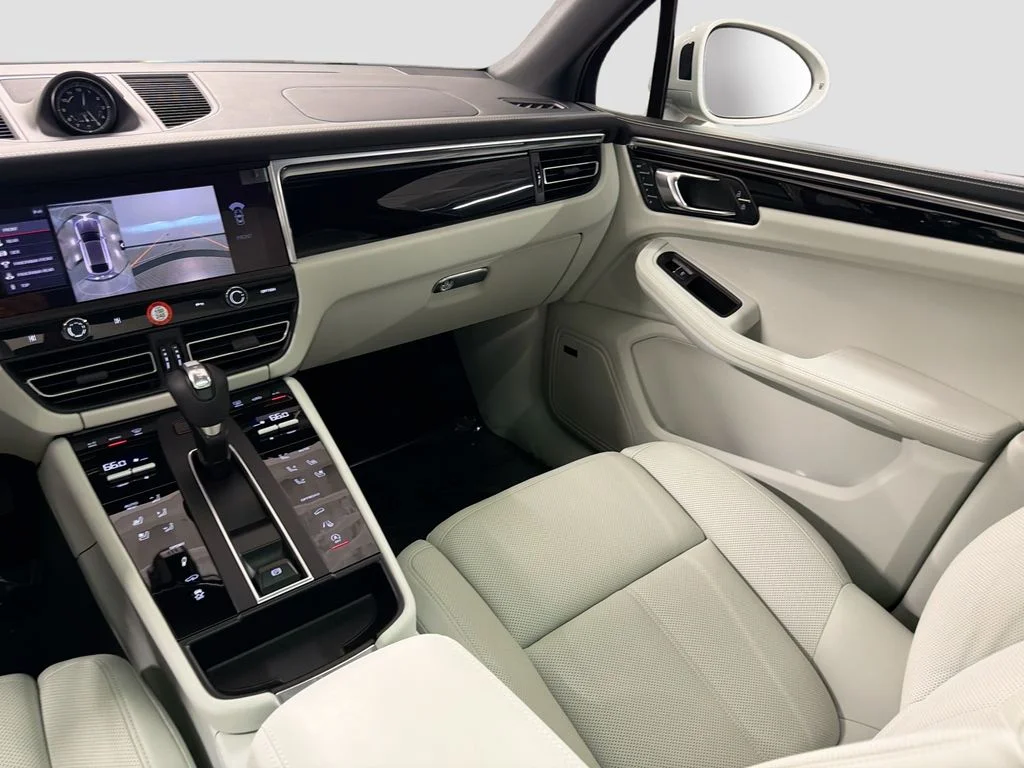 Certified Used 2025  Porsche  image 24