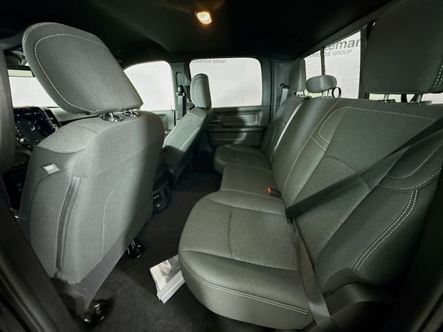 New 2026 Diamond Black Crystal Pearl-Coat Exterior Paint RAM Tradesman image 22