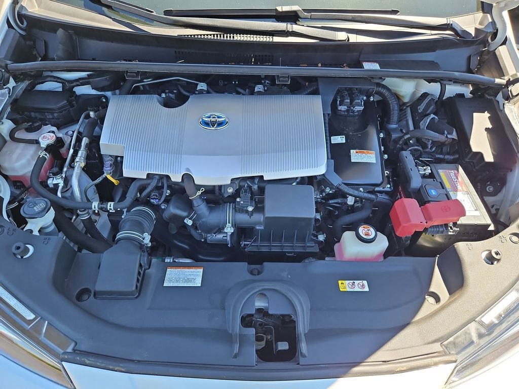 Used 2021 Pearl Toyota L image 31