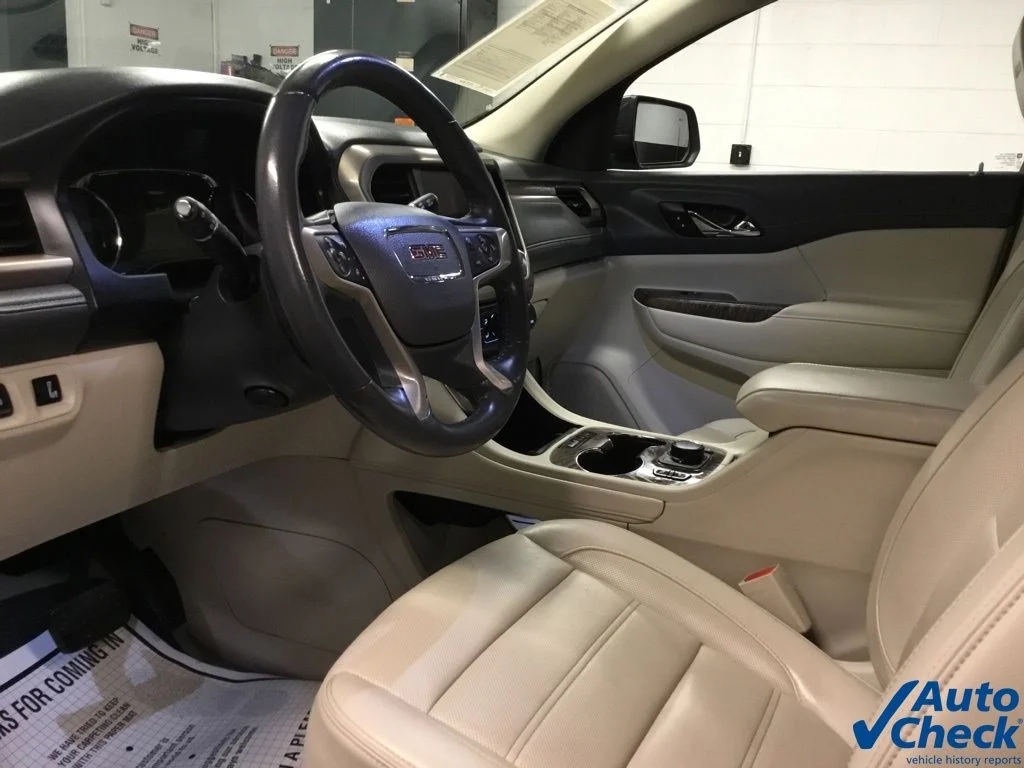 2020 GMC Acadia Denali - Photo 24