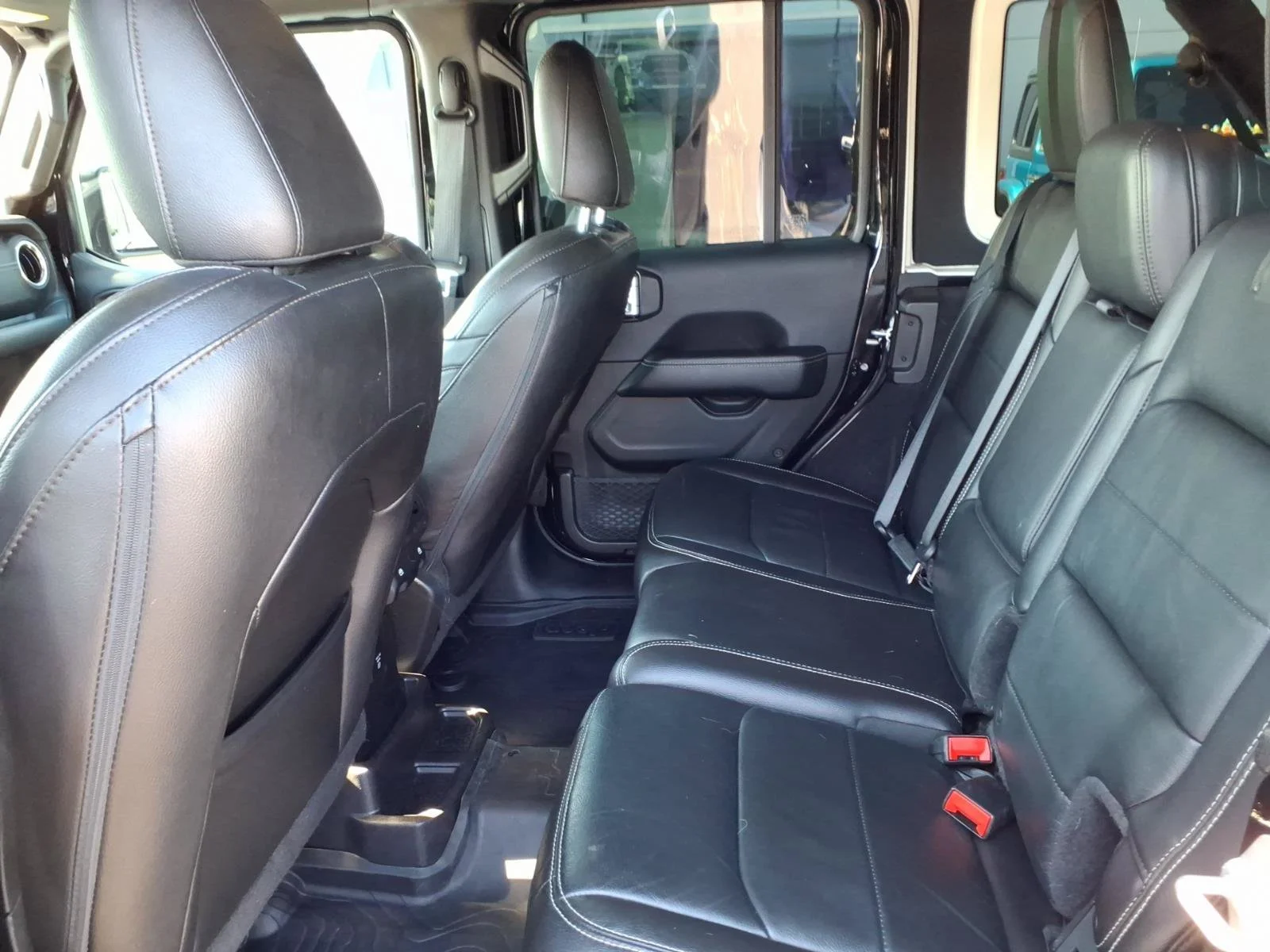 Used 2018 Black Clearcoat Jeep Sahara image 24
