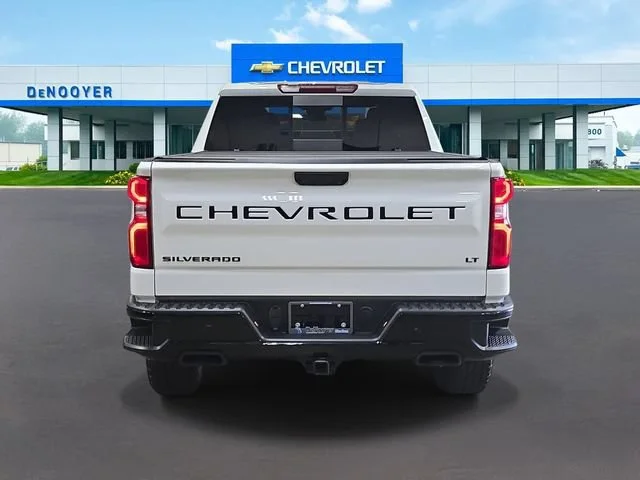 New 2026 Summit White Chevrolet LT Trail Boss image 9