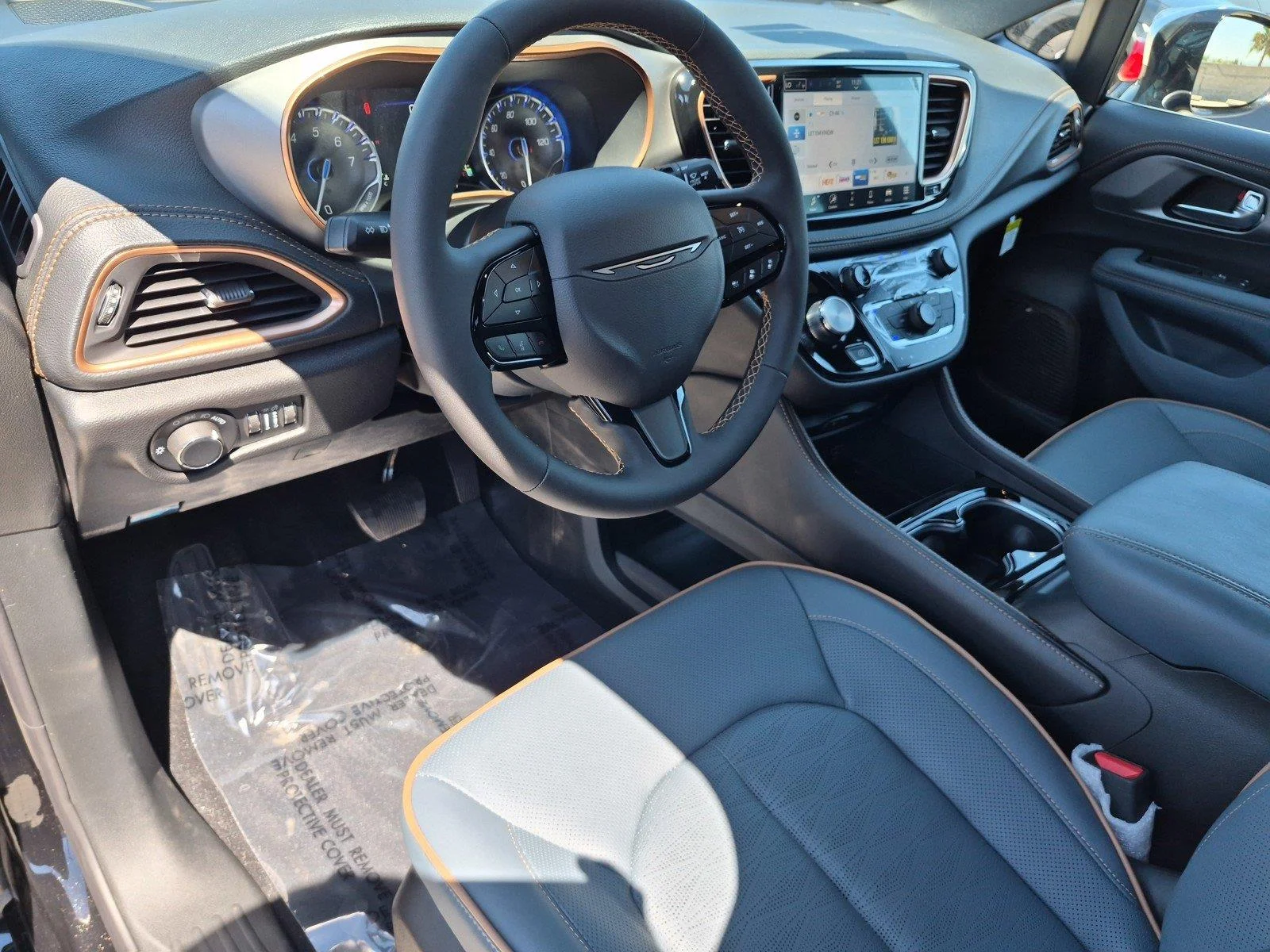 New 2027 Diamond Black Crystal Pearl-Coat Exterior Paint Chrysler Pinnacle image 22