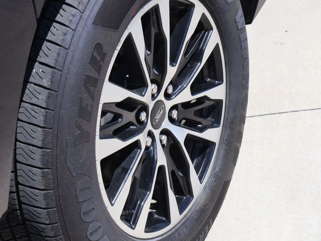 Certified Used 2025 Black Metallic Ford Platinum image 43