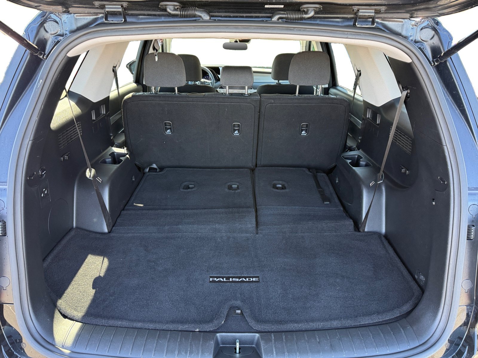 Used 2022 Abyss Black Hyundai SE image 17