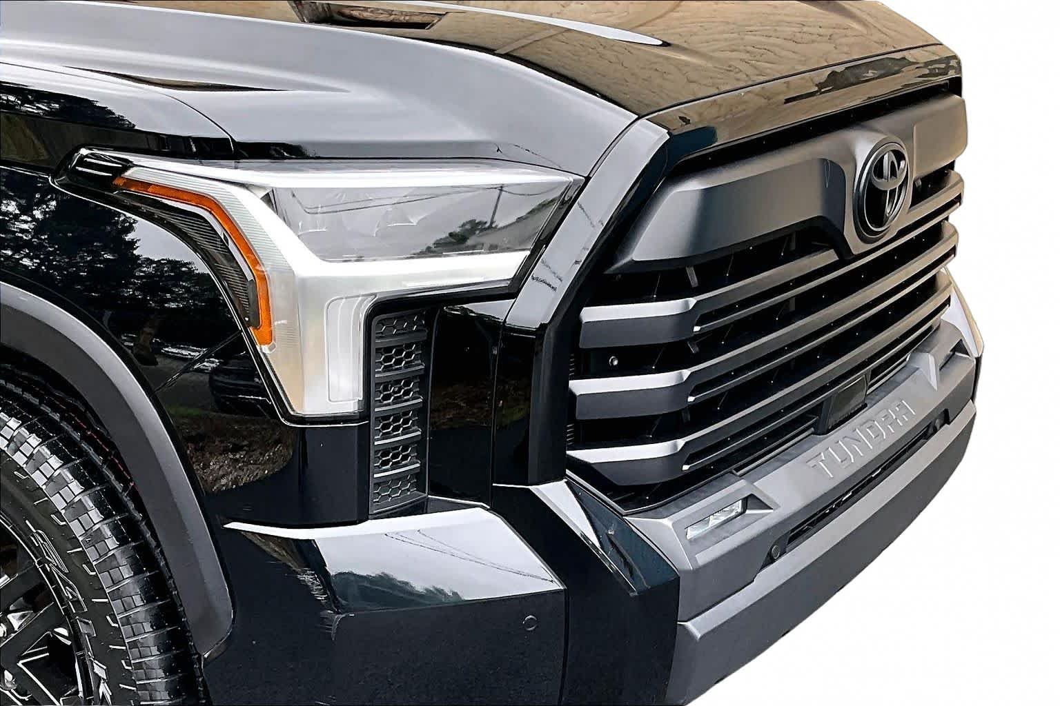 Used 2023 Midnight Black Metallic Toyota SR5 image 29