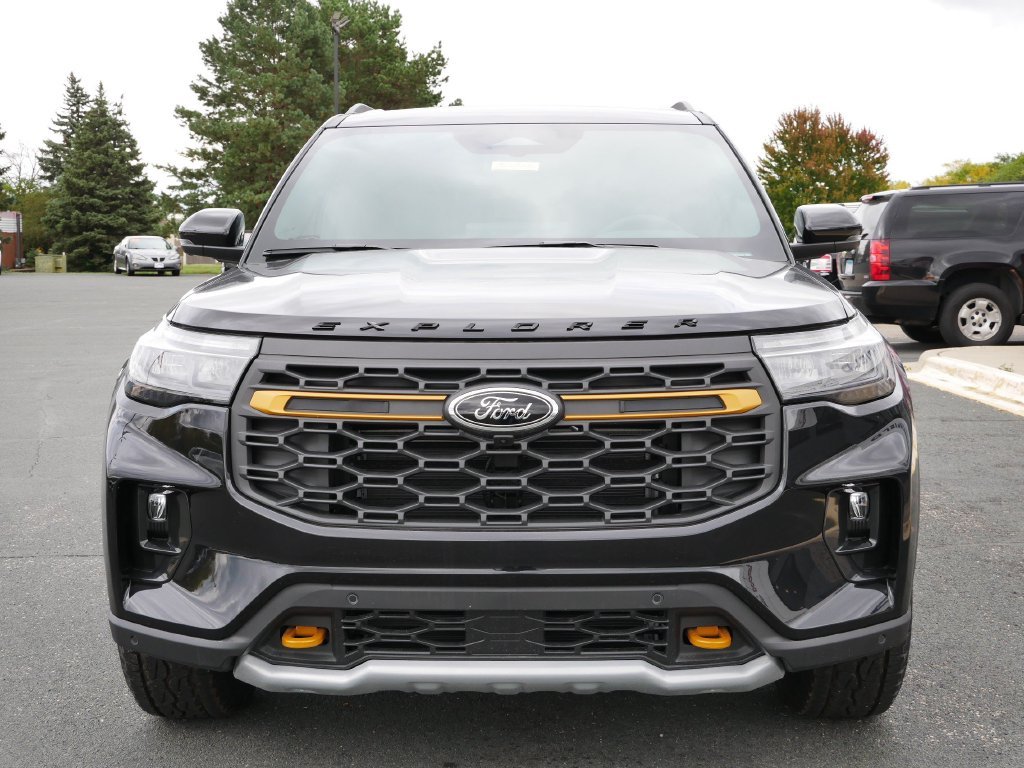 New 2026 Agate Black Metallic Ford Tremor® image 3