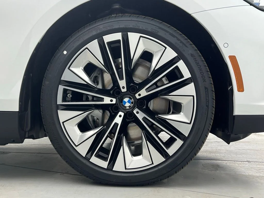 Used 2026 Mineral White Metallic BMW eDrive40 image 22