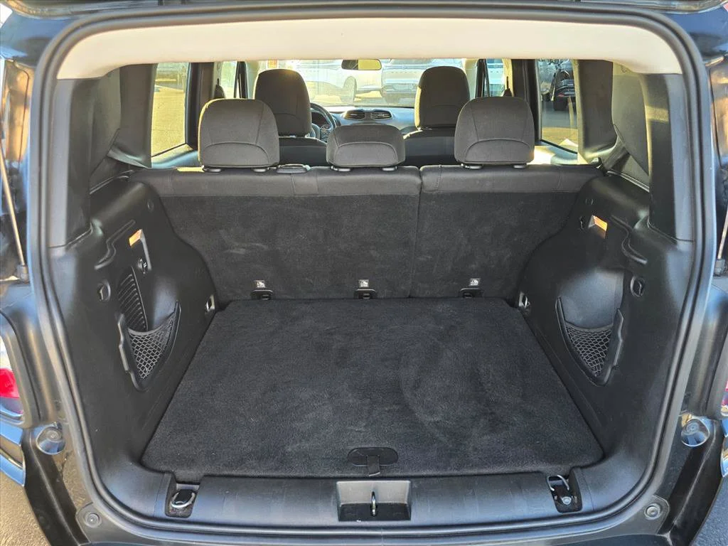 Used 2017 Black Jeep Latitude image 26