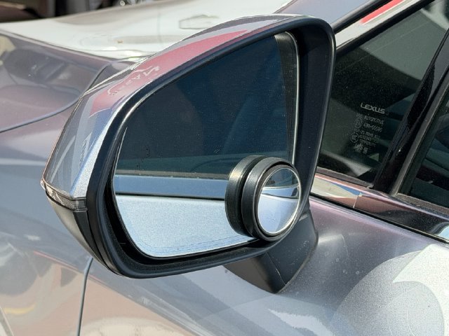 Used 2023 Silver Lexus 350 Premium image 11