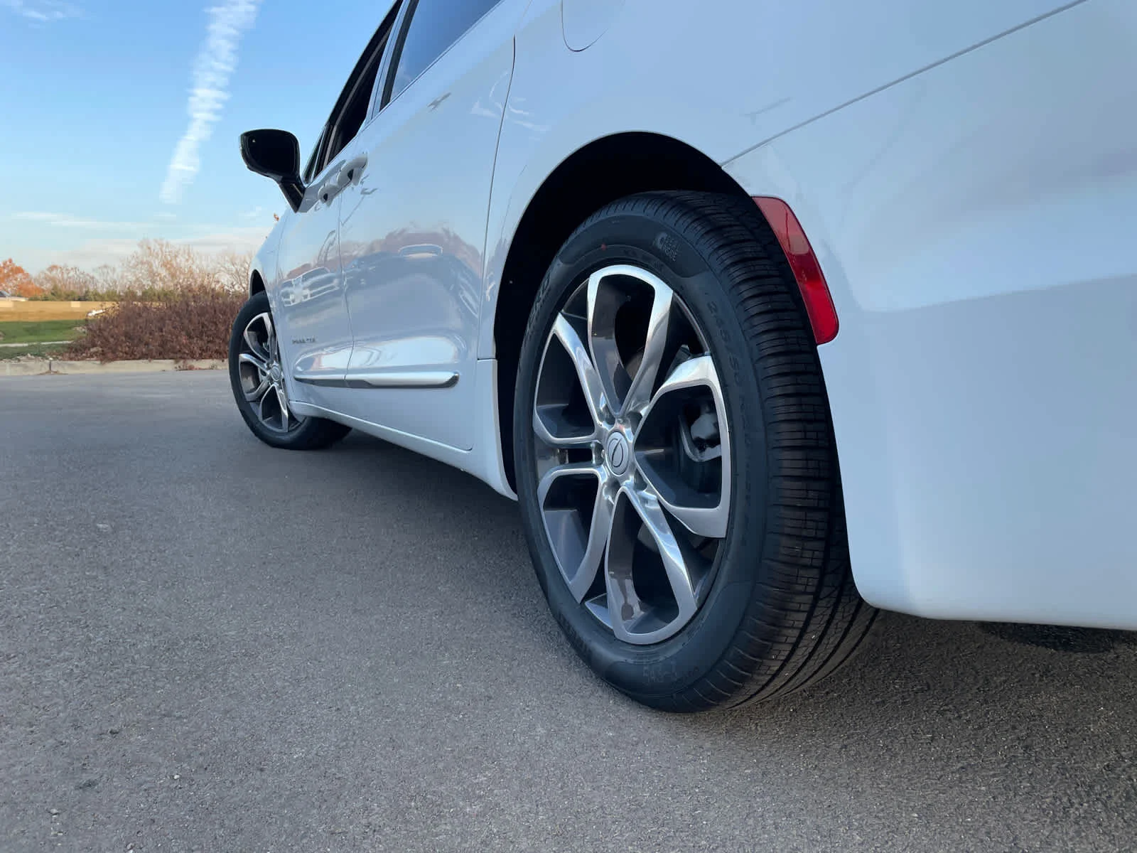 New 2026 Bright White Clearcoat Chrysler Pinnacle image 6