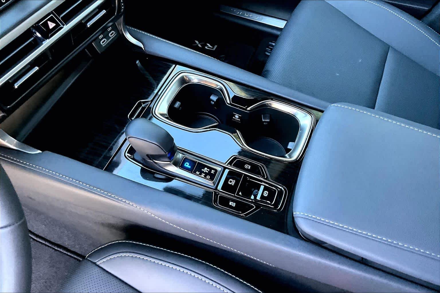 2026 Lexus RX 350 - Photo 17