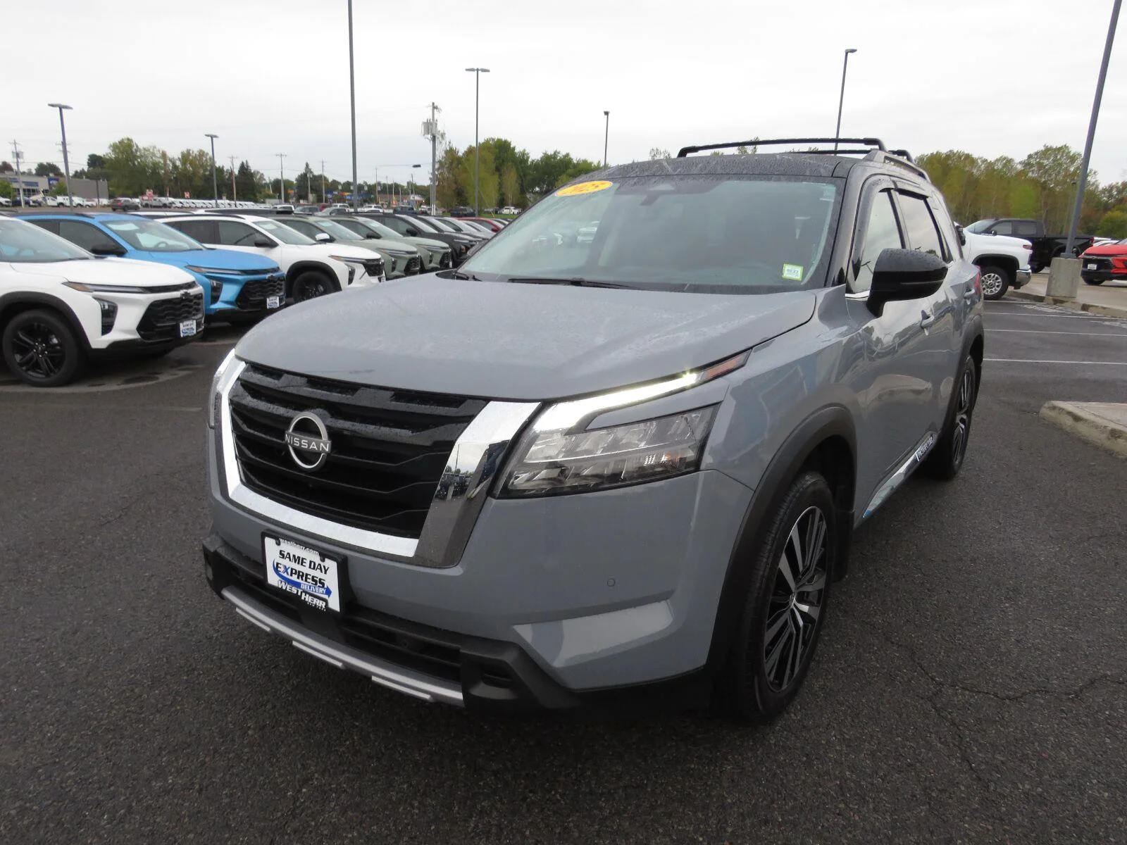 Used 2025 Solid Gray/Super Black Nissan Platinum image 15