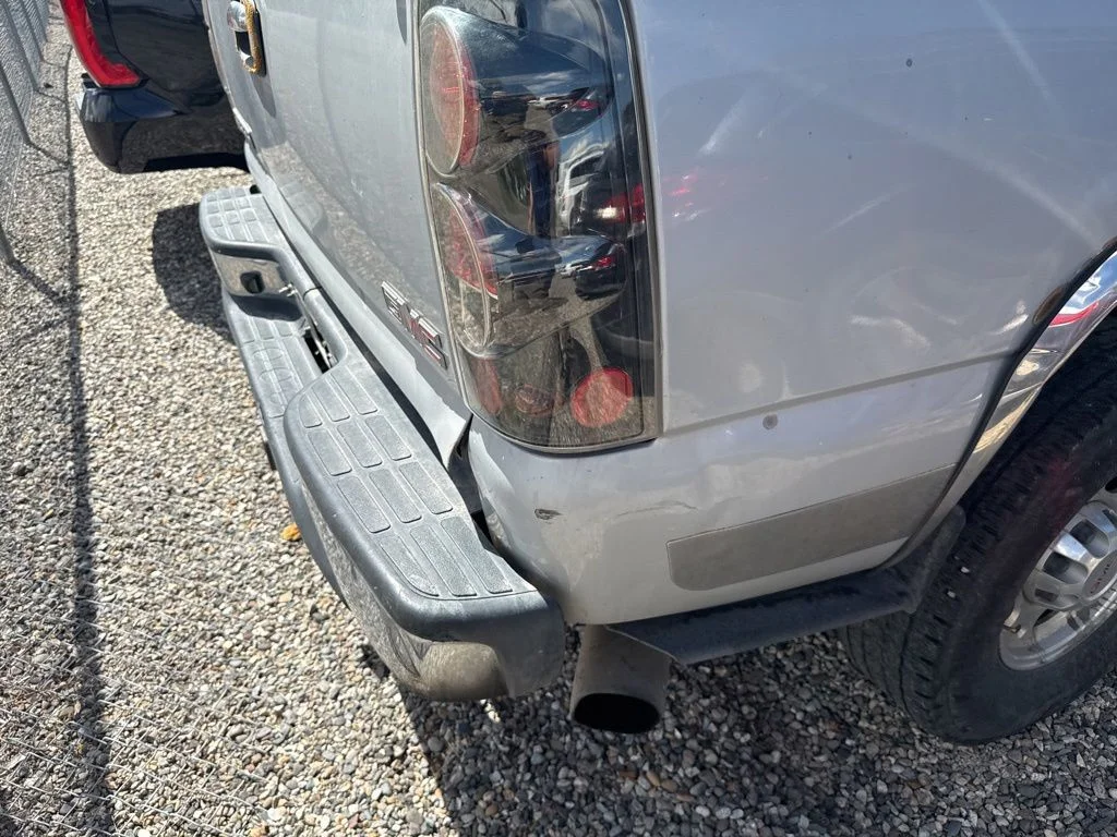 Used 2005 Special Paint GMC SLT image 19