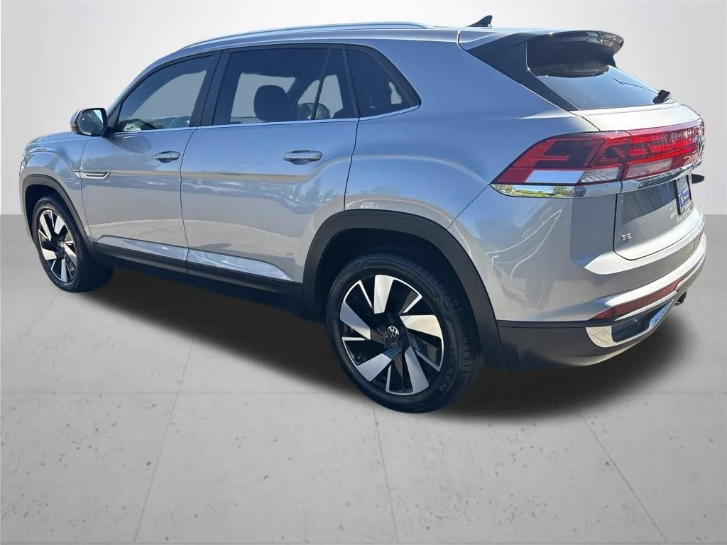 Used 2024  Volkswagen 2.0T SE w/Technology image 9
