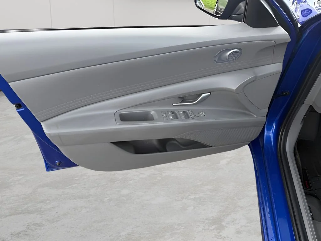 Used 2024 Intense Blue Hyundai SEL image 18