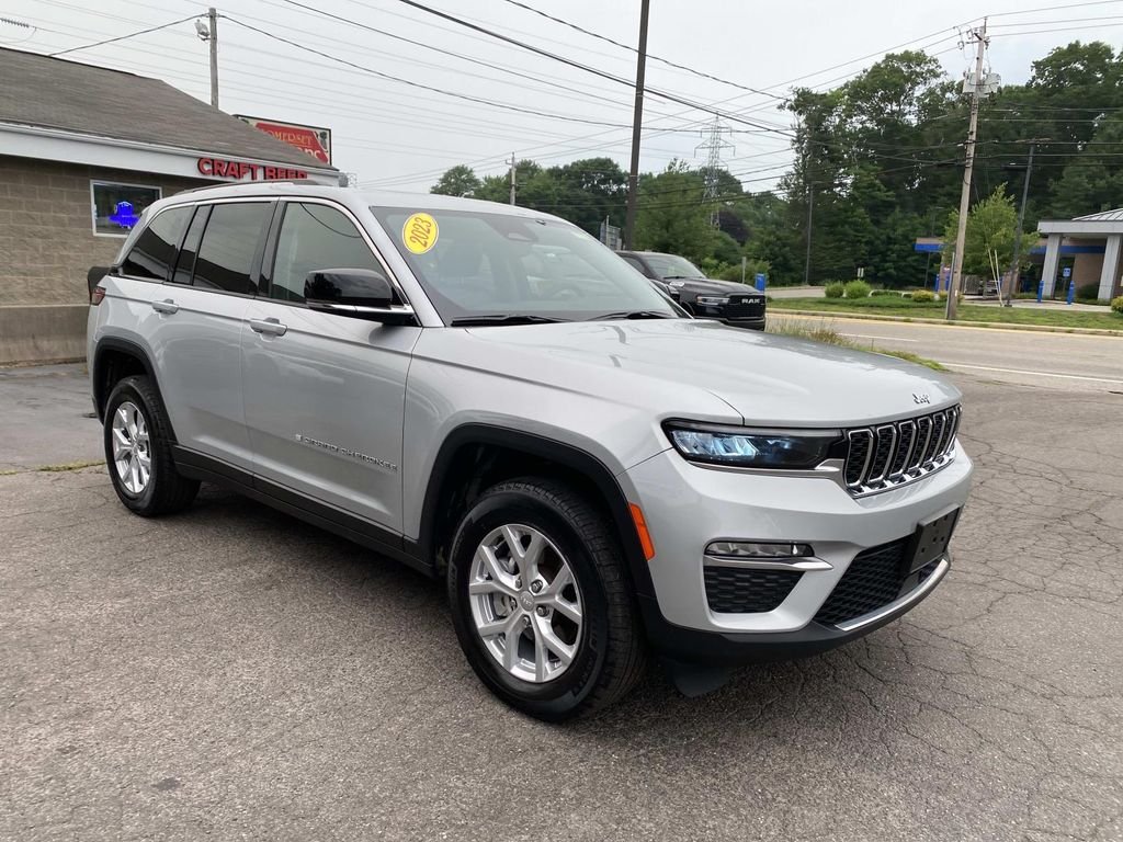 Used 2023 Silver Jeep Limited image 11