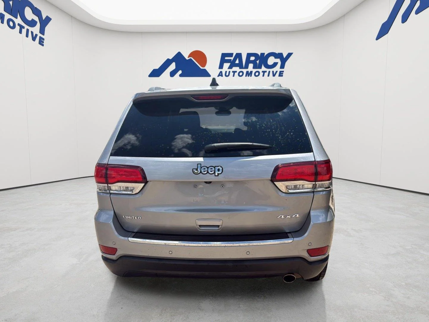 Used 2020 Billet Silver Metallic Clearcoat Jeep Limited image 7