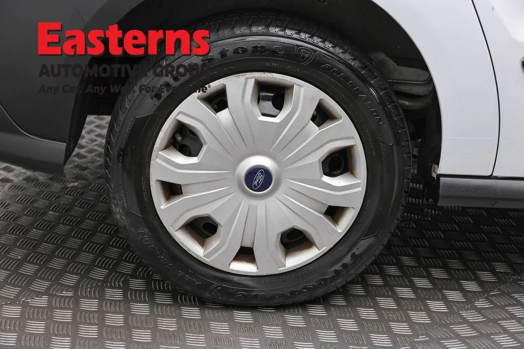 Used 2019 White Ford XL image 31