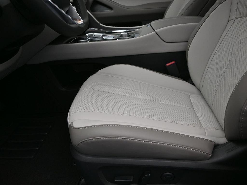 Certified Used 2026 White INFINITI PURE image 13