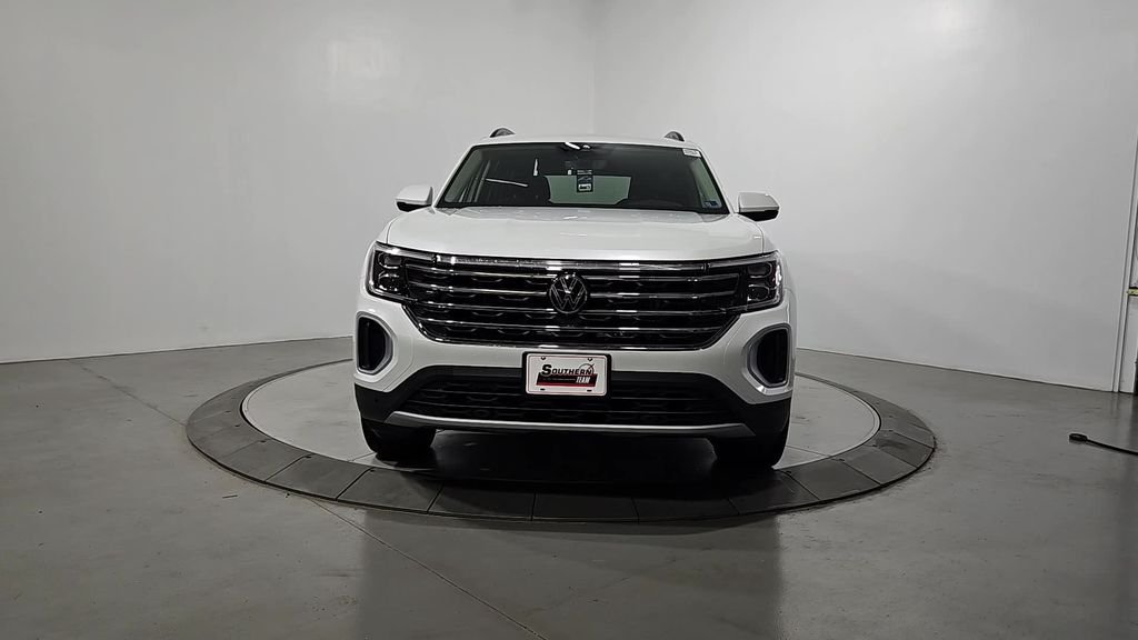 New 2026 White/off-white Volkswagen SE w/Technology image 8