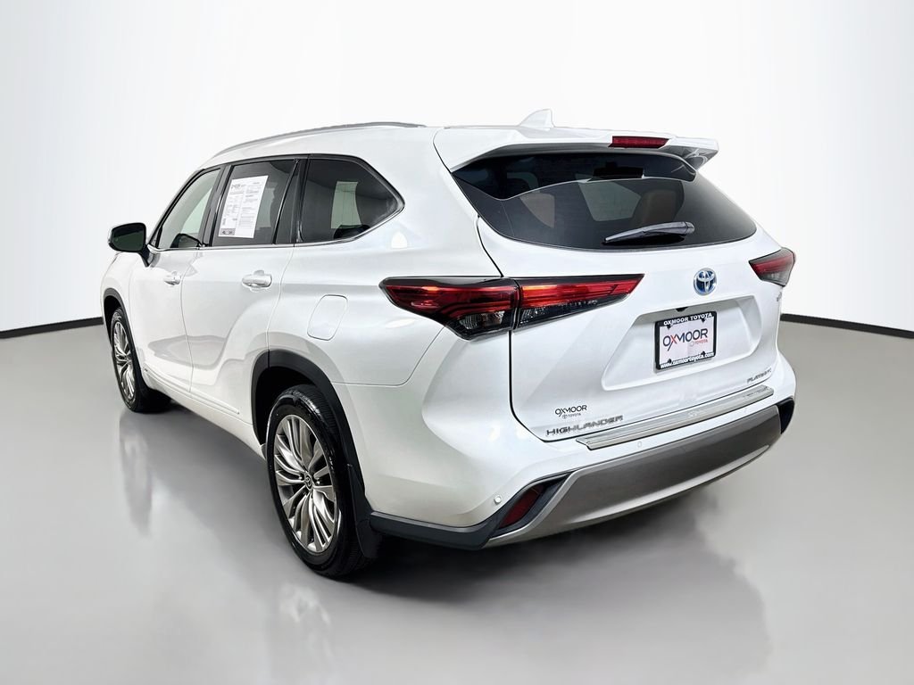 Used 2022 Wind Chill Pearl Toyota Hybrid Platinum image 5