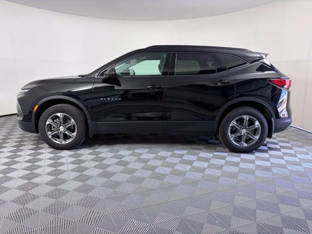 Used 2024 Black Chevrolet LT image 4