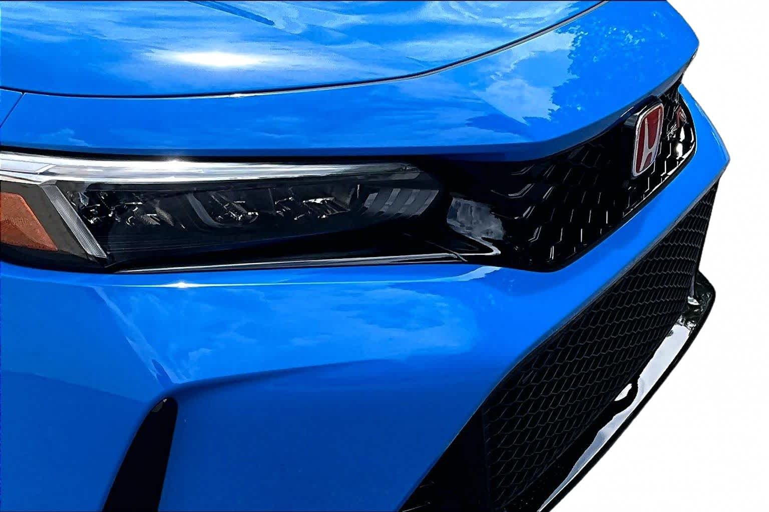 Used 2025 Boost Blue Pearl Honda  image 29