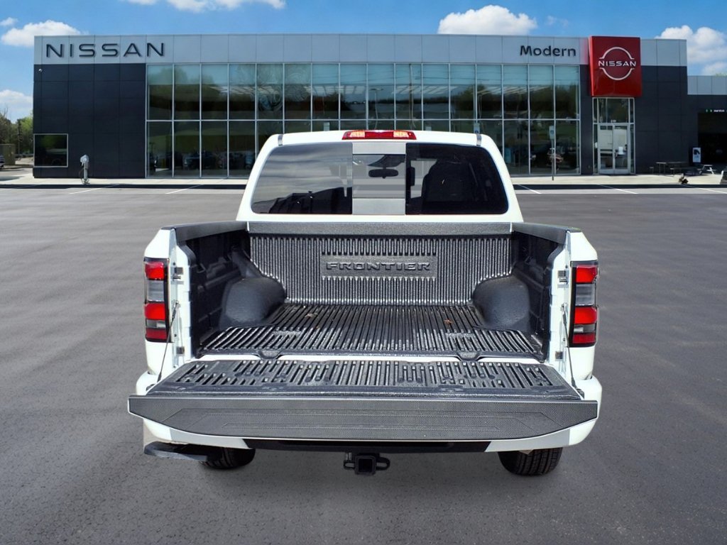 New 2026 Glacier White Nissan Crew Cab SV image 10