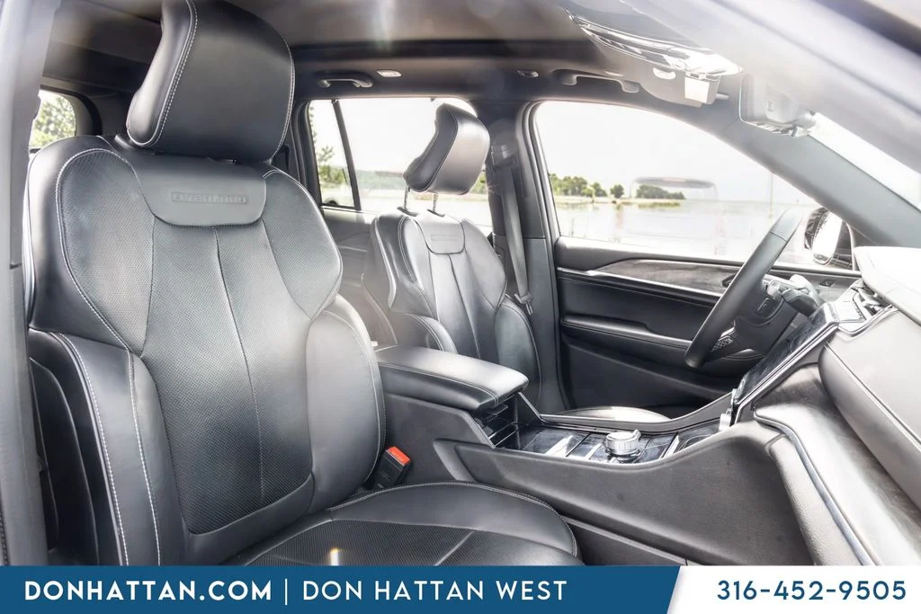Used 2023 Gray Jeep Overland 4xe image 19