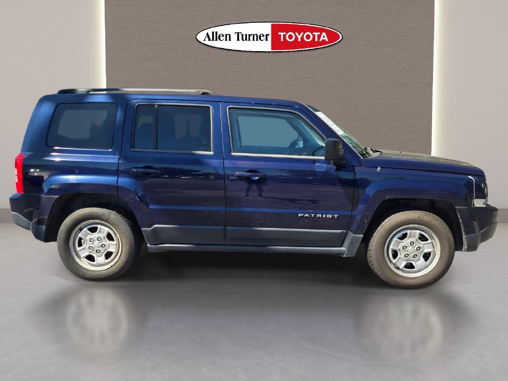 Used 2014 Blue Jeep Sport image 9