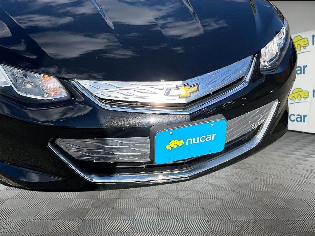 Used 2018 Black Chevrolet LT image 31