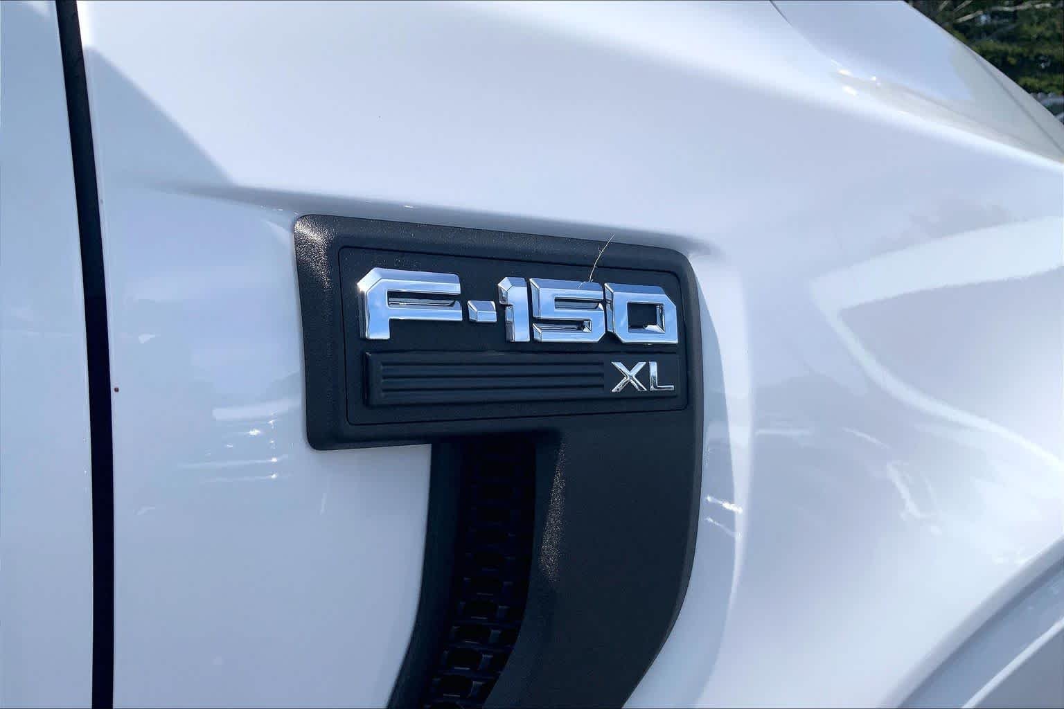 Used 2025 Oxford White Ford XL image 10