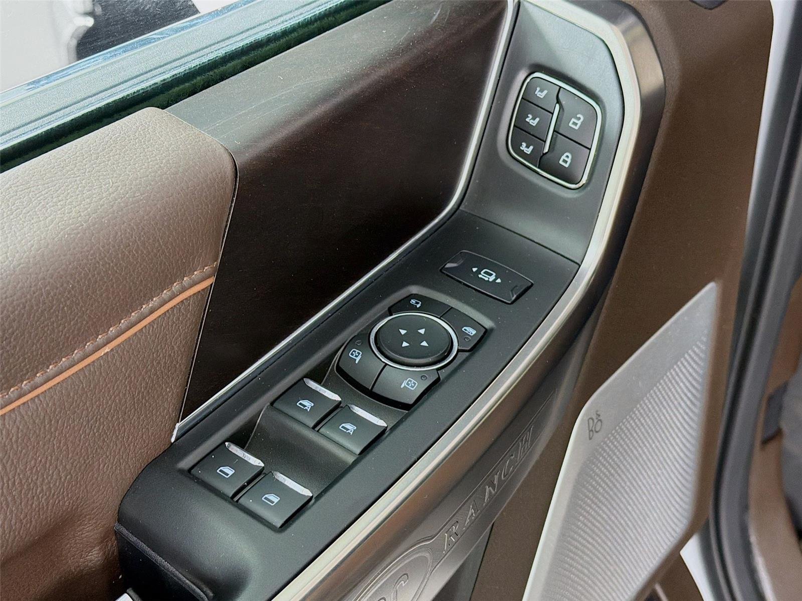 Used 2024 Oxford White Ford King Ranch image 19