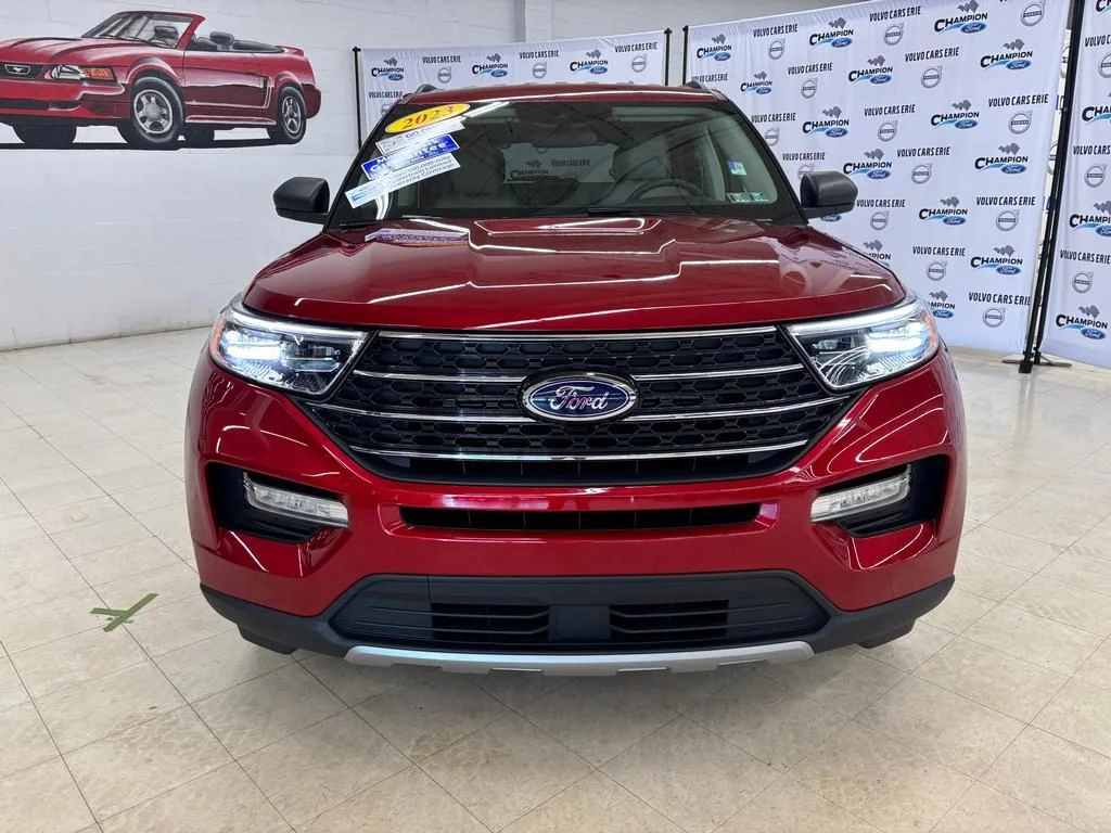 Certified Used 2023 Rapid Red Metallic Tinted Clearcoat Ford XLT image 2