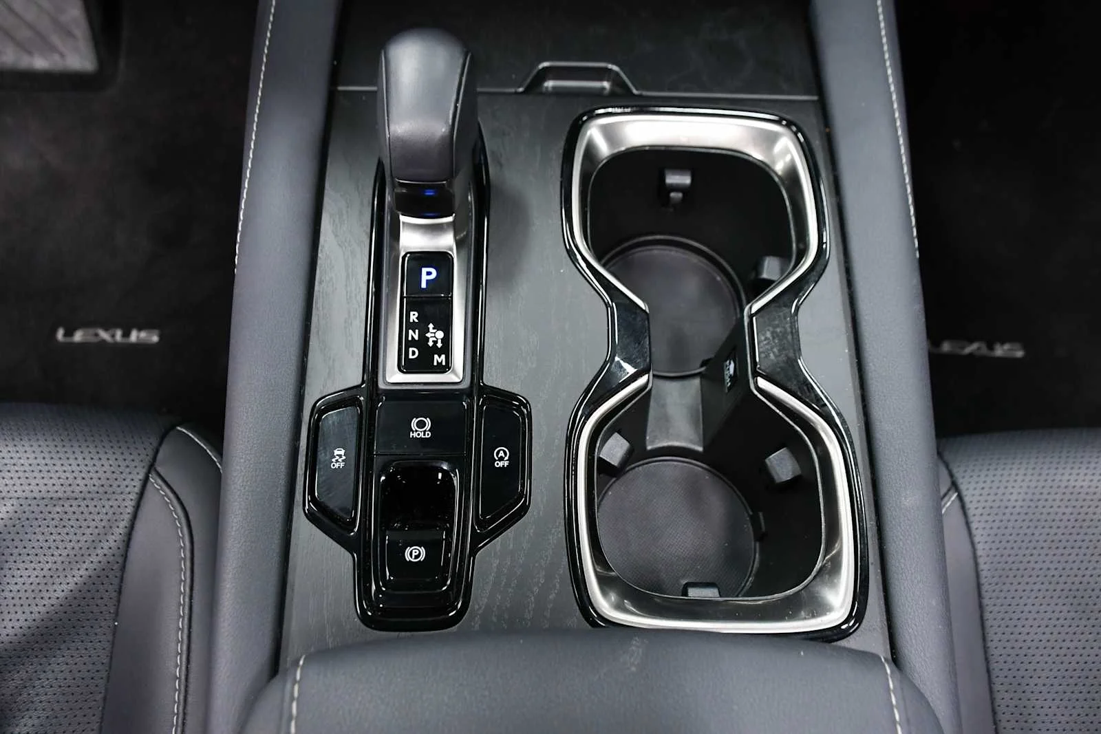 2025 Lexus RX 350 - Photo 22