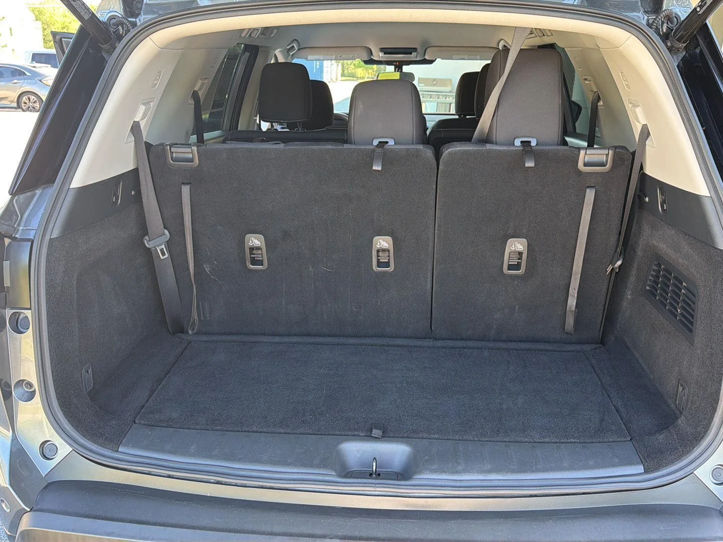 Used 2025 Gun Metallic Nissan SV image 34